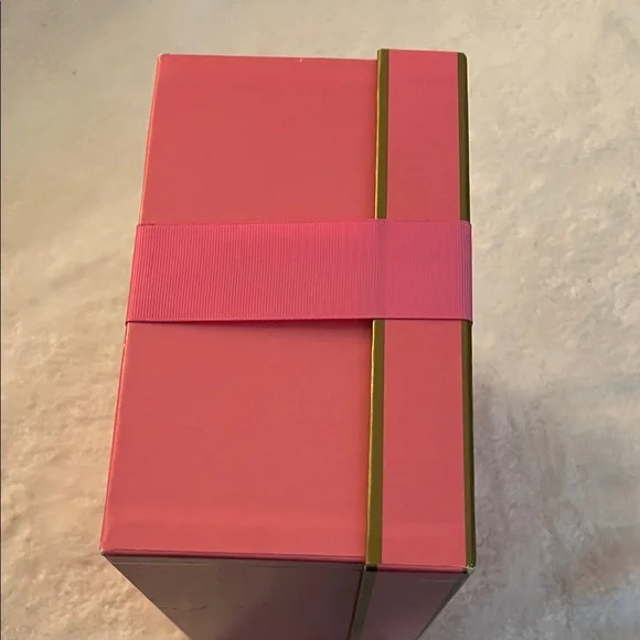 Limited Edition Victoria’s Secret PINK “Billion Dollar Dog” collectible - Picture 16 of 17